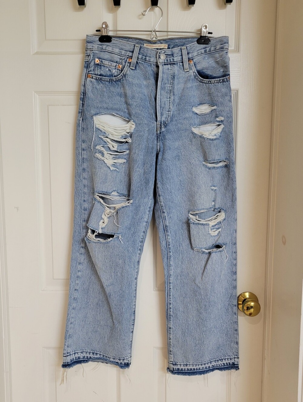 Levi's Women's Ribcage Straight Ankle Jeans Light Indigo Destructed Size 29